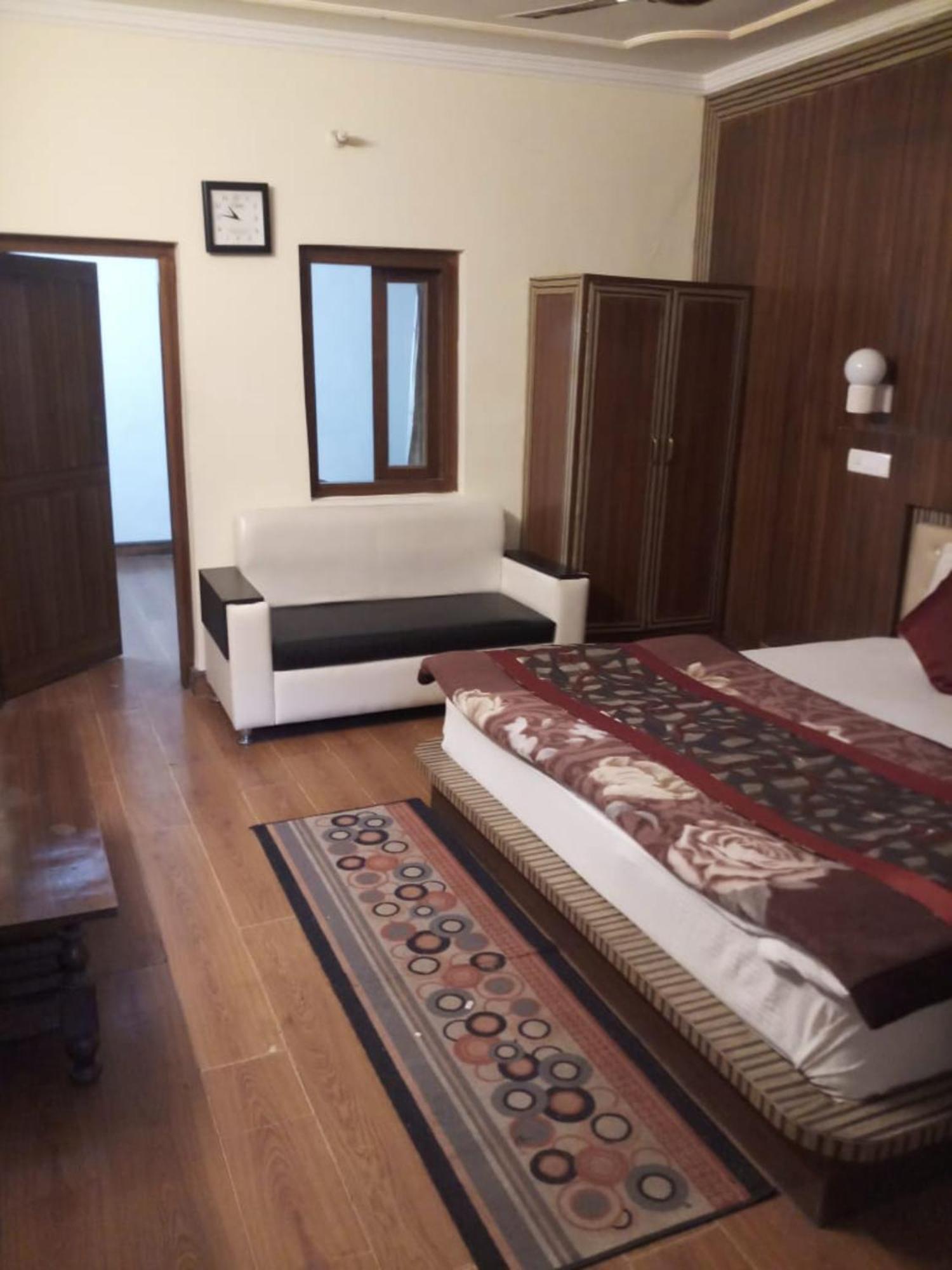 Goroomgo Moon Nainital Near Naini Lake - Parking & Lift Facilities -Hygiene And Spacious Room - Best Seller Экстерьер фото