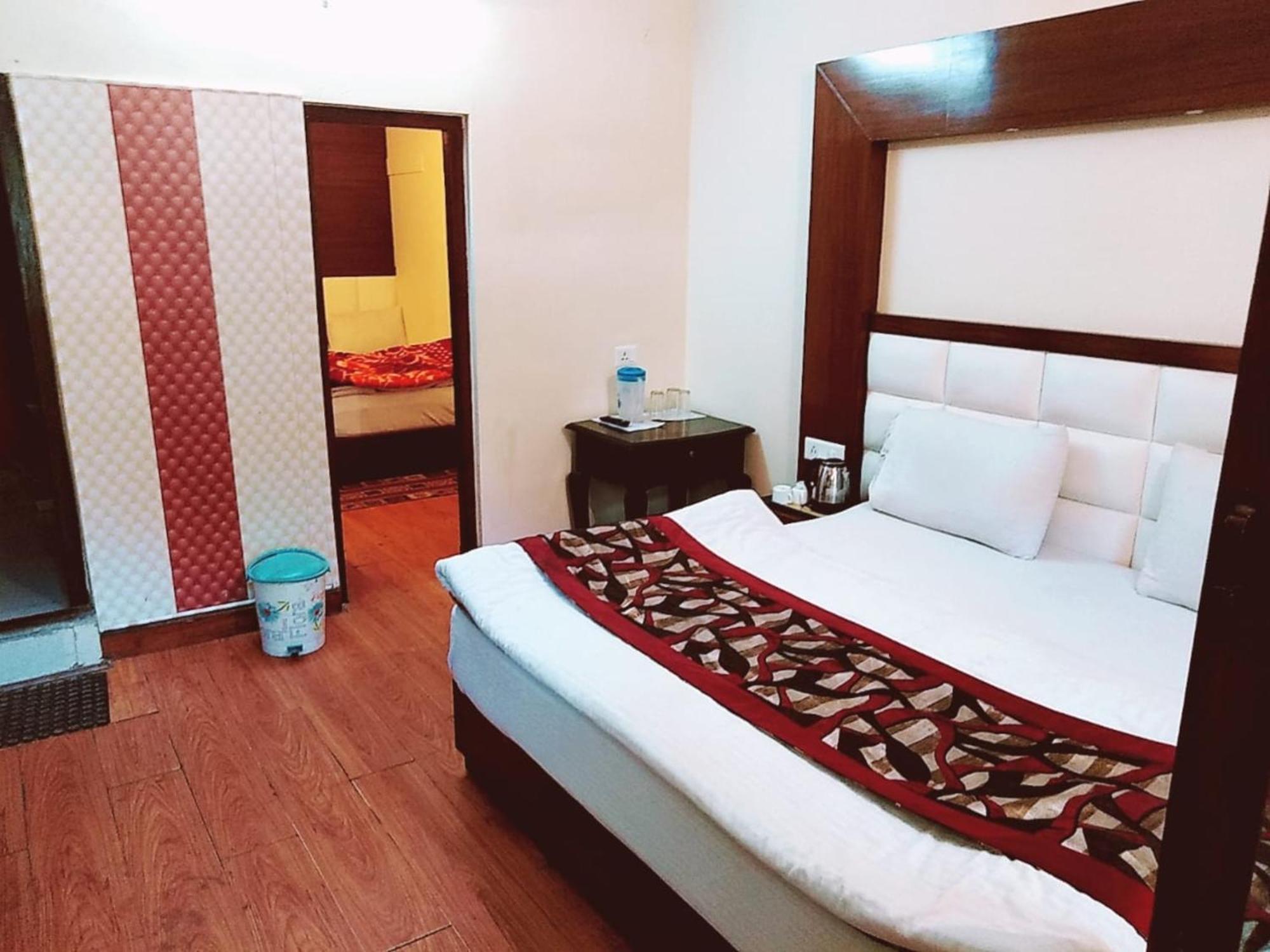 Goroomgo Moon Nainital Near Naini Lake - Parking & Lift Facilities -Hygiene And Spacious Room - Best Seller Экстерьер фото
