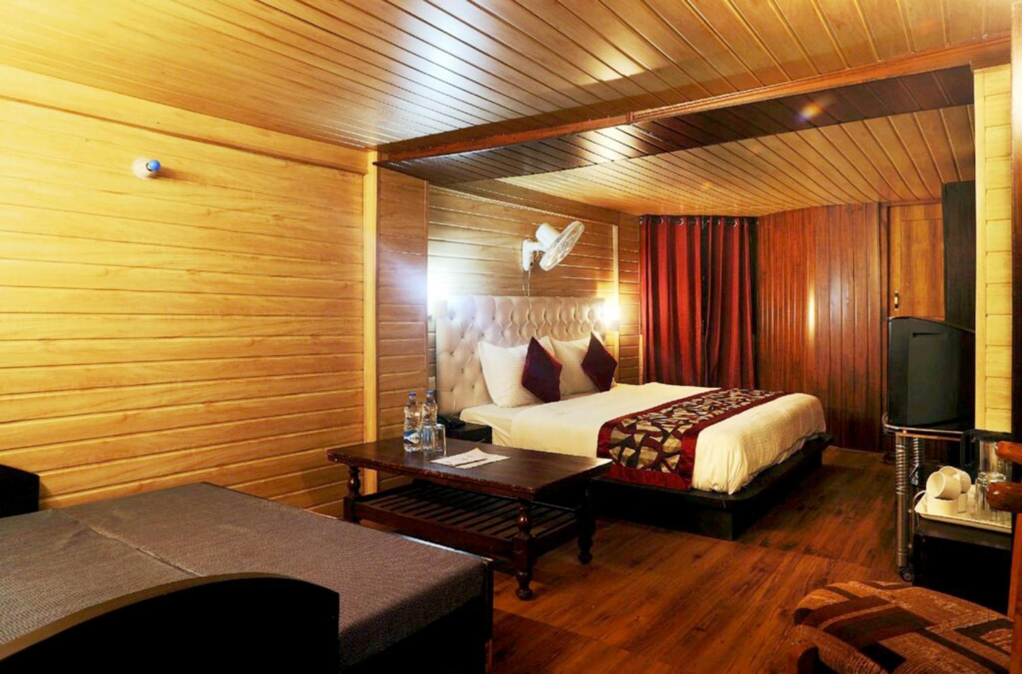 Goroomgo Moon Nainital Near Naini Lake - Parking & Lift Facilities -Hygiene And Spacious Room - Best Seller Экстерьер фото