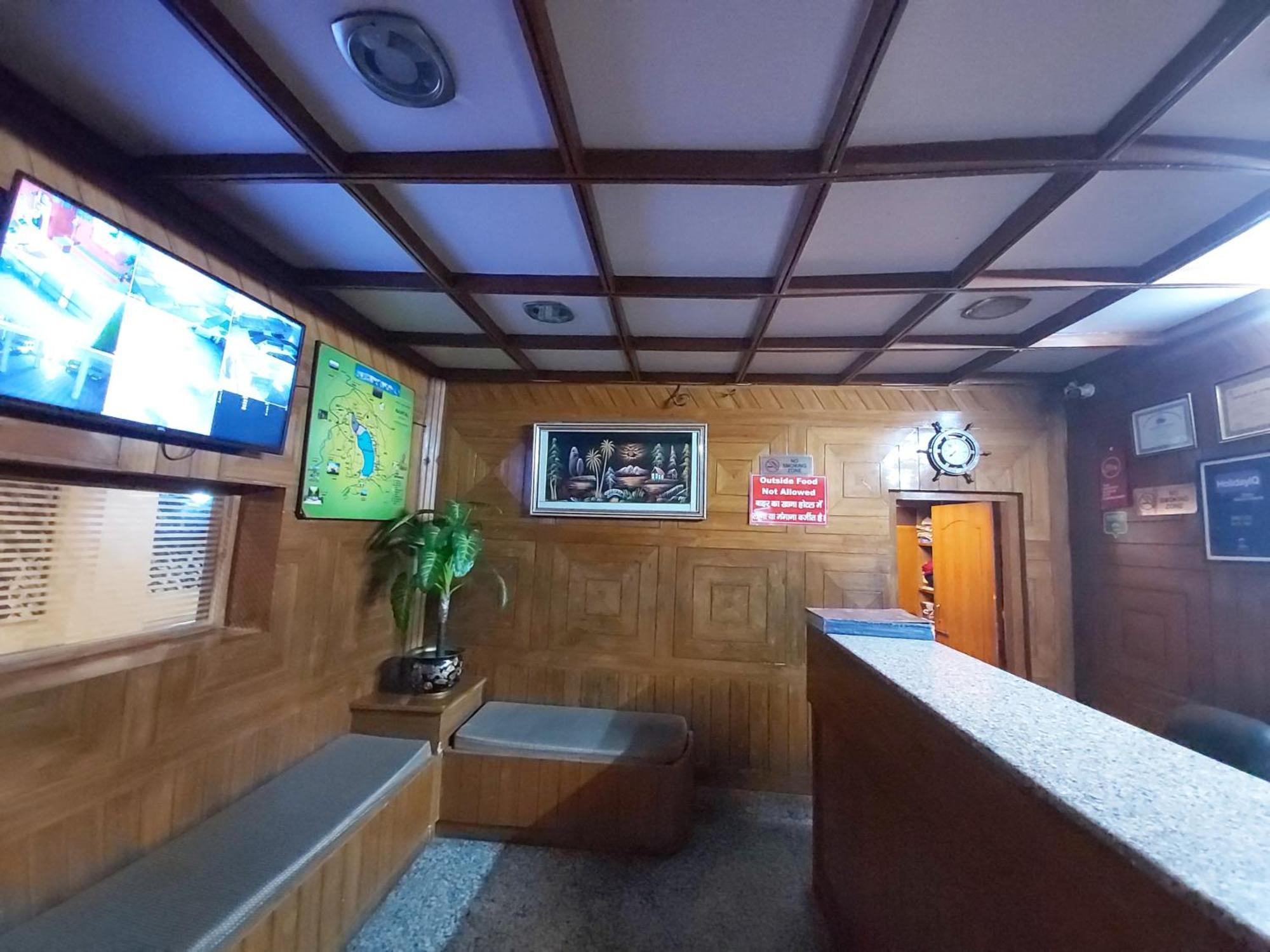 Goroomgo Moon Nainital Near Naini Lake - Parking & Lift Facilities -Hygiene And Spacious Room - Best Seller Экстерьер фото