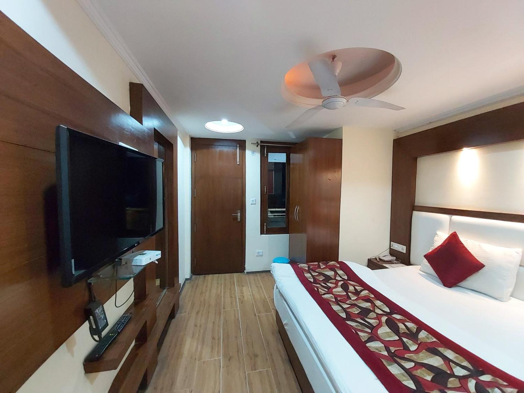 Goroomgo Moon Nainital Near Naini Lake - Parking & Lift Facilities -Hygiene And Spacious Room - Best Seller Экстерьер фото